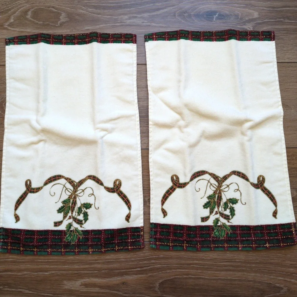 Lenox Holiday Nouveau Fingertip Towels Christmas Holly Mistletoe Plaid Set of 2